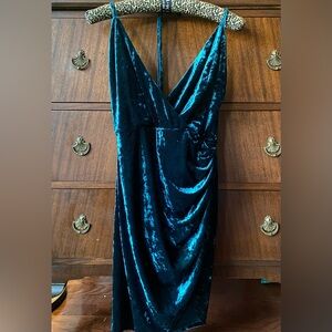 Elegant Backless Velvet Dress in emerald green